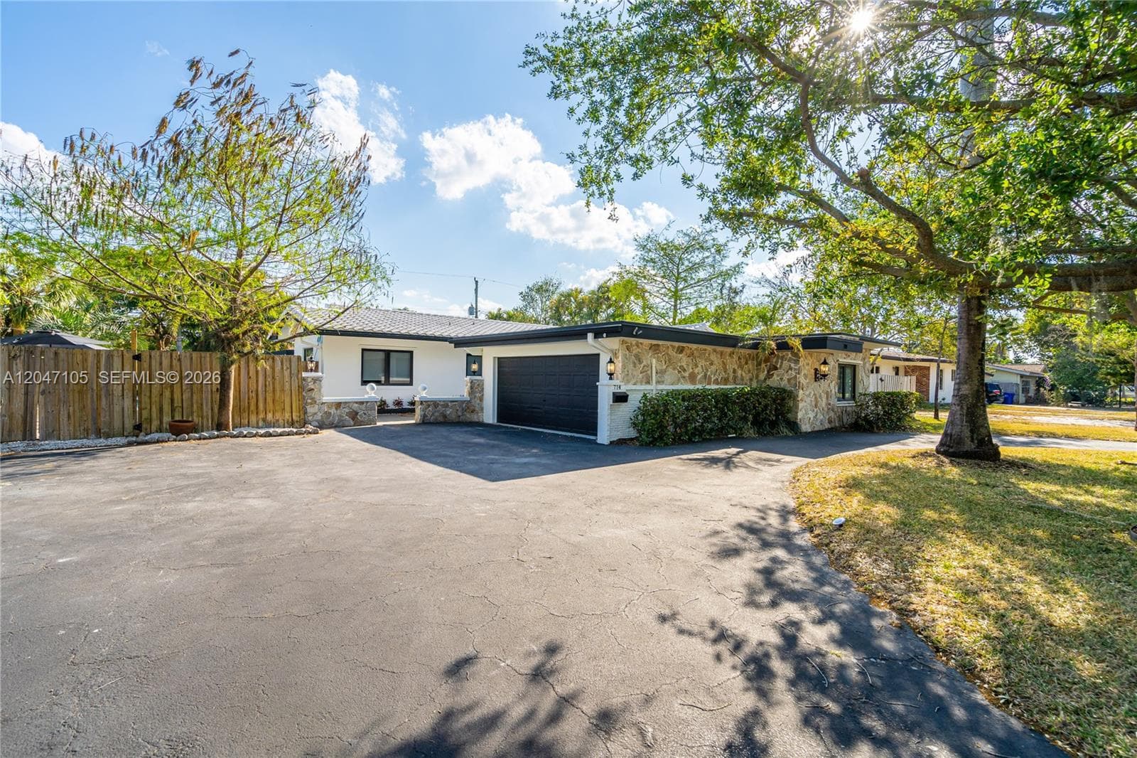 714 NE 2nd St, Pompano Beach, FL 33060 photo 5