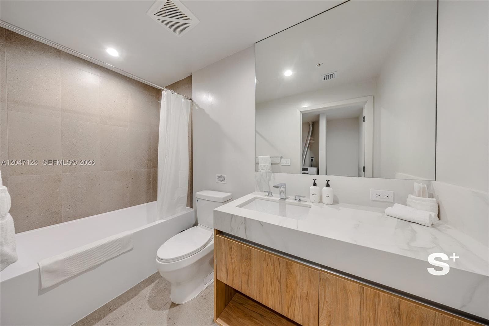 11 NE 6th St # 2307, Miami, FL 33132 photo 5