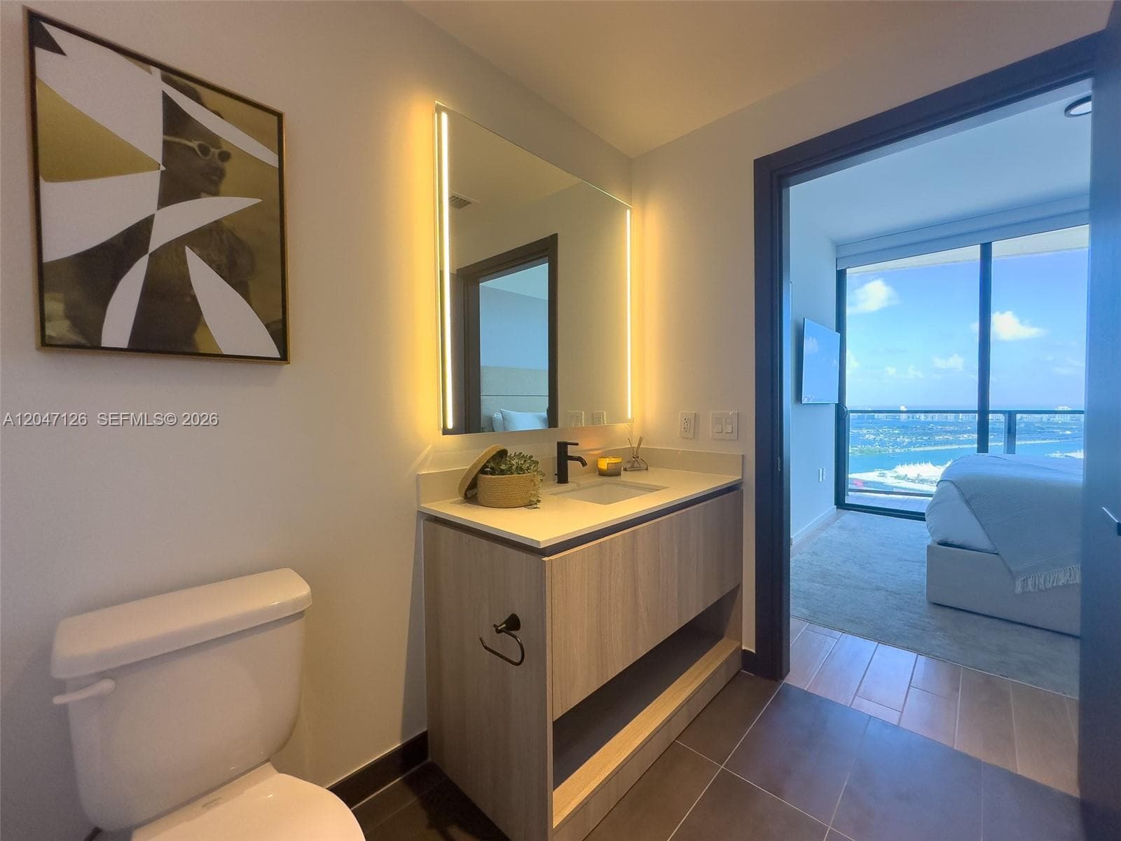 398 NE 5th St # 4210, Miami, FL 33132 photo 2