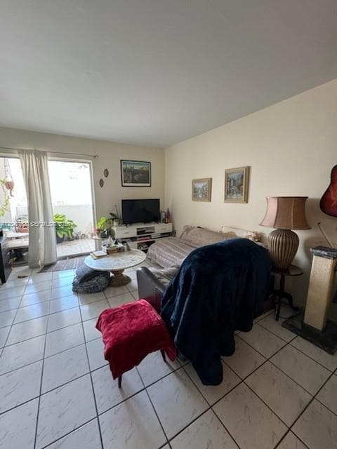 2000 Biarritz Dr # 404, Miami Beach, FL 33141