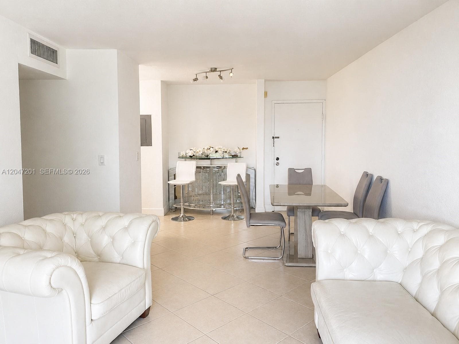 8870 Fontainebleau Blvd # 106, Miami, FL 33172 photo 3