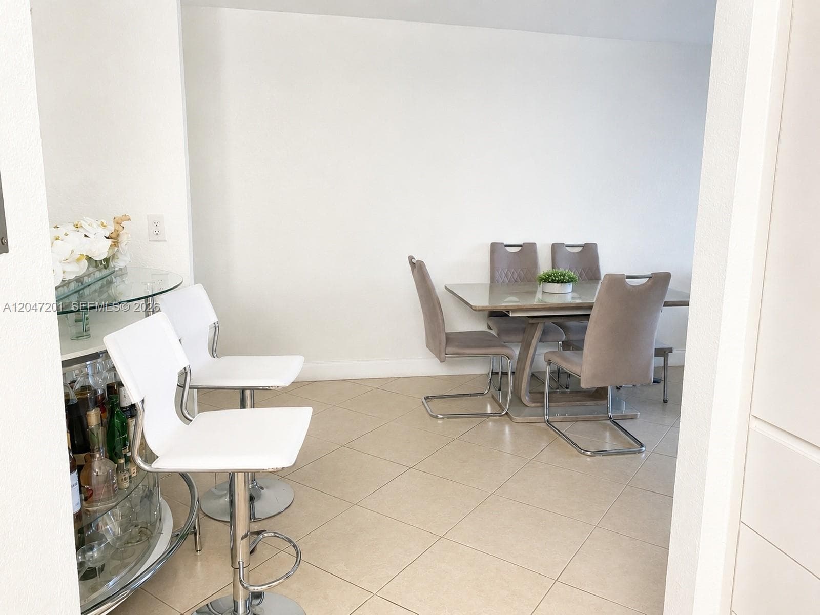 8870 Fontainebleau Blvd # 106, Miami, FL 33172 photo 5