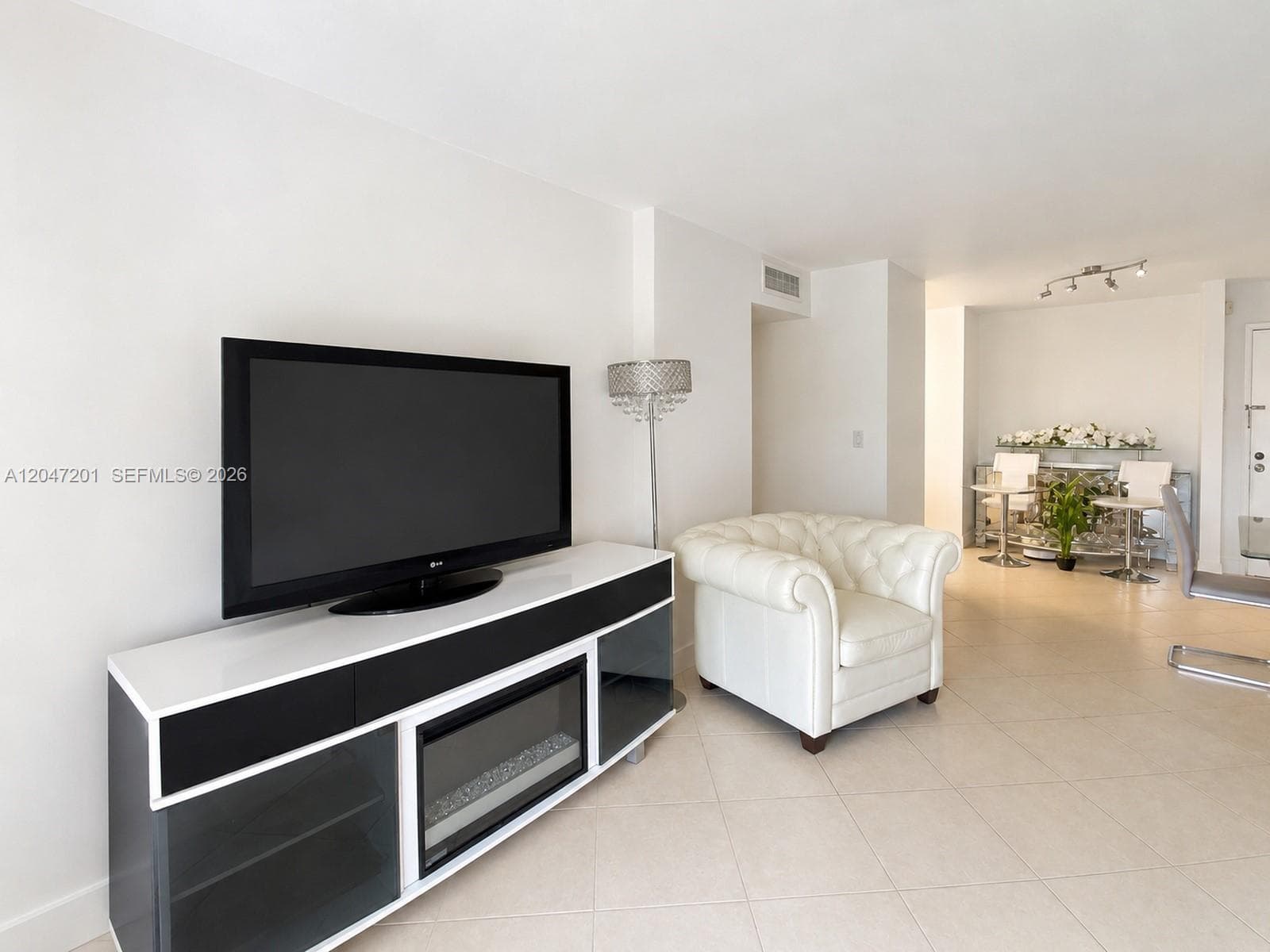 8870 Fontainebleau Blvd # 106, Miami, FL 33172 photo 4