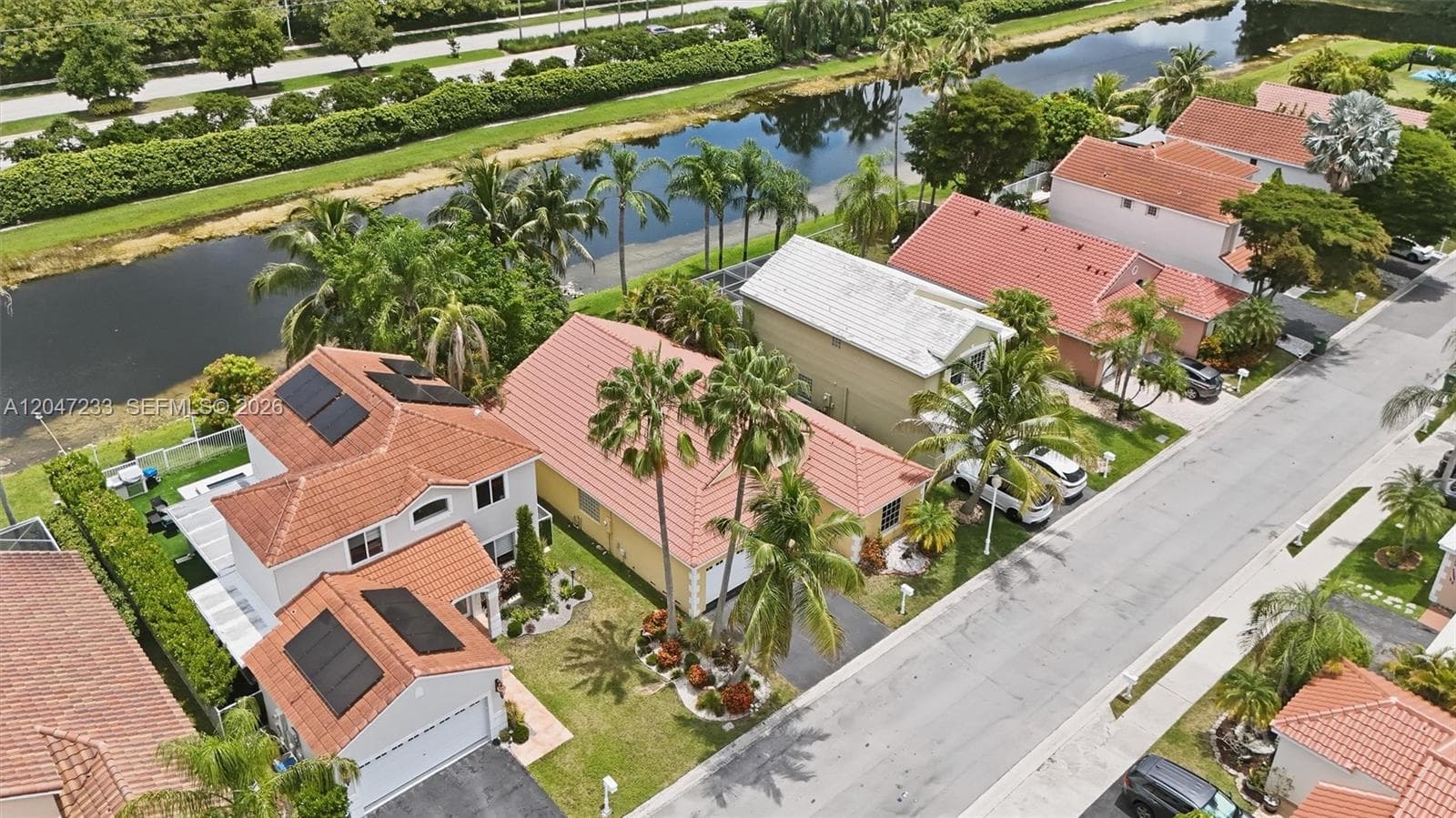 411 Bermuda Springs Dr, Weston, FL 33326 photo 5