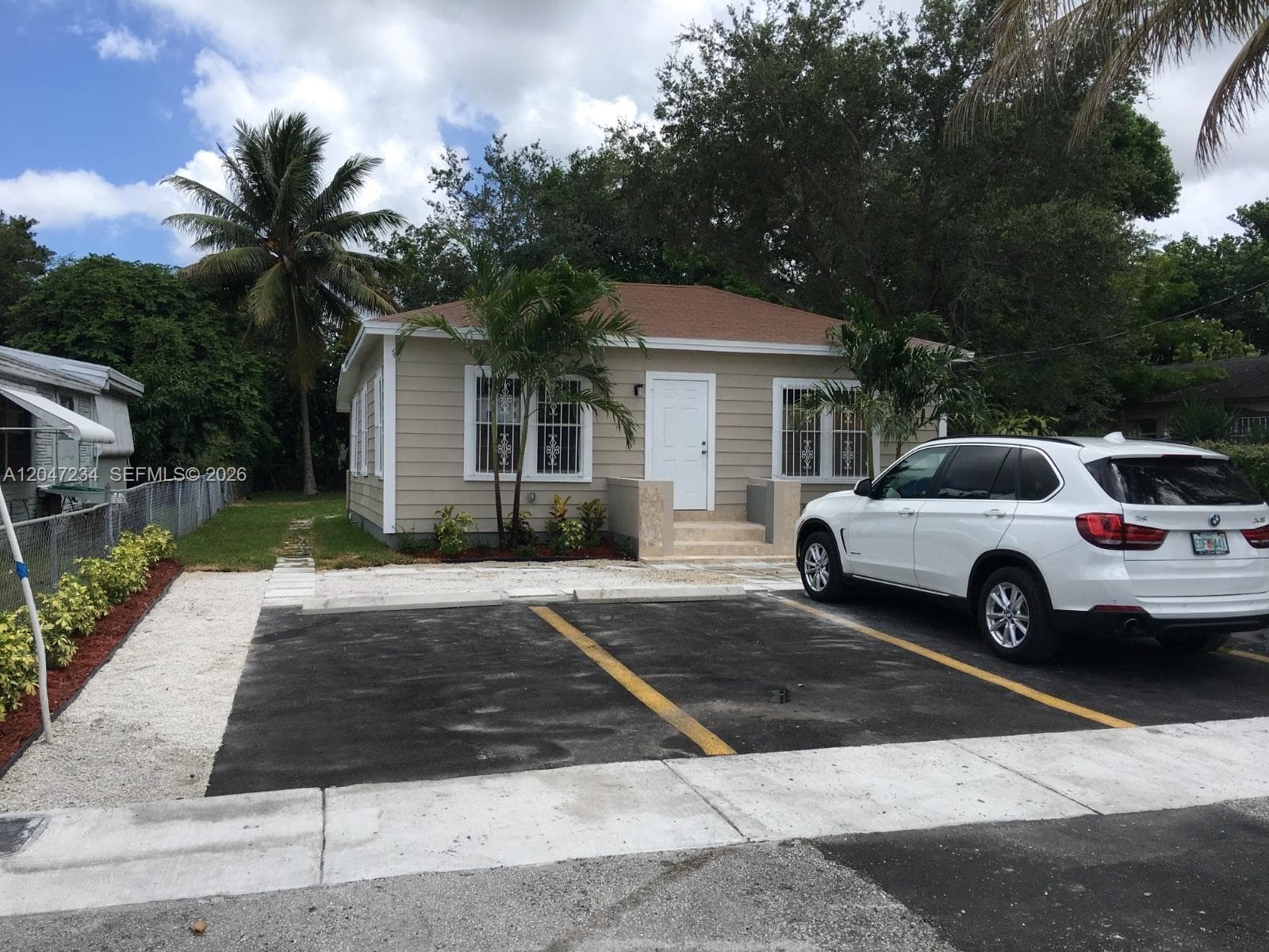 32 NE 169th St # 2, North Miami Beach, FL 33162