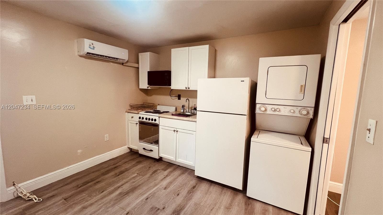 32 NE 169th St # 2, North Miami Beach, FL 33162 photo 4