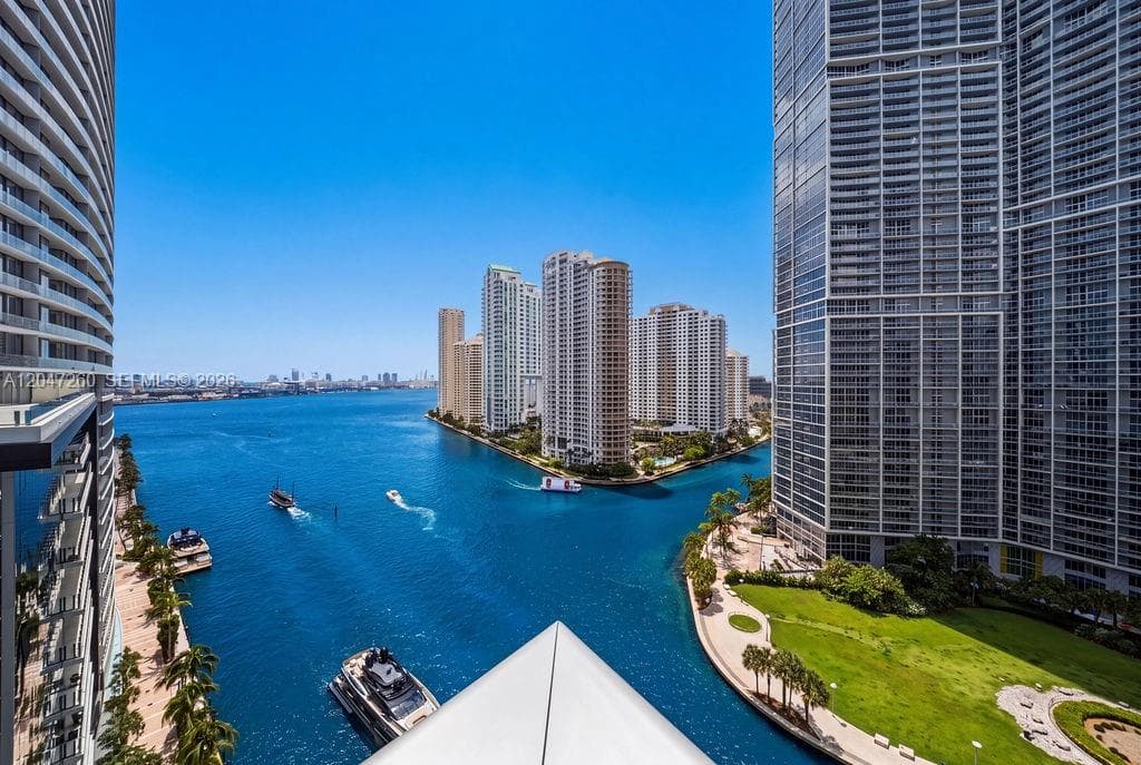200 Biscayne Boulevard Way # 5110, Miami, FL 33131 photo 2