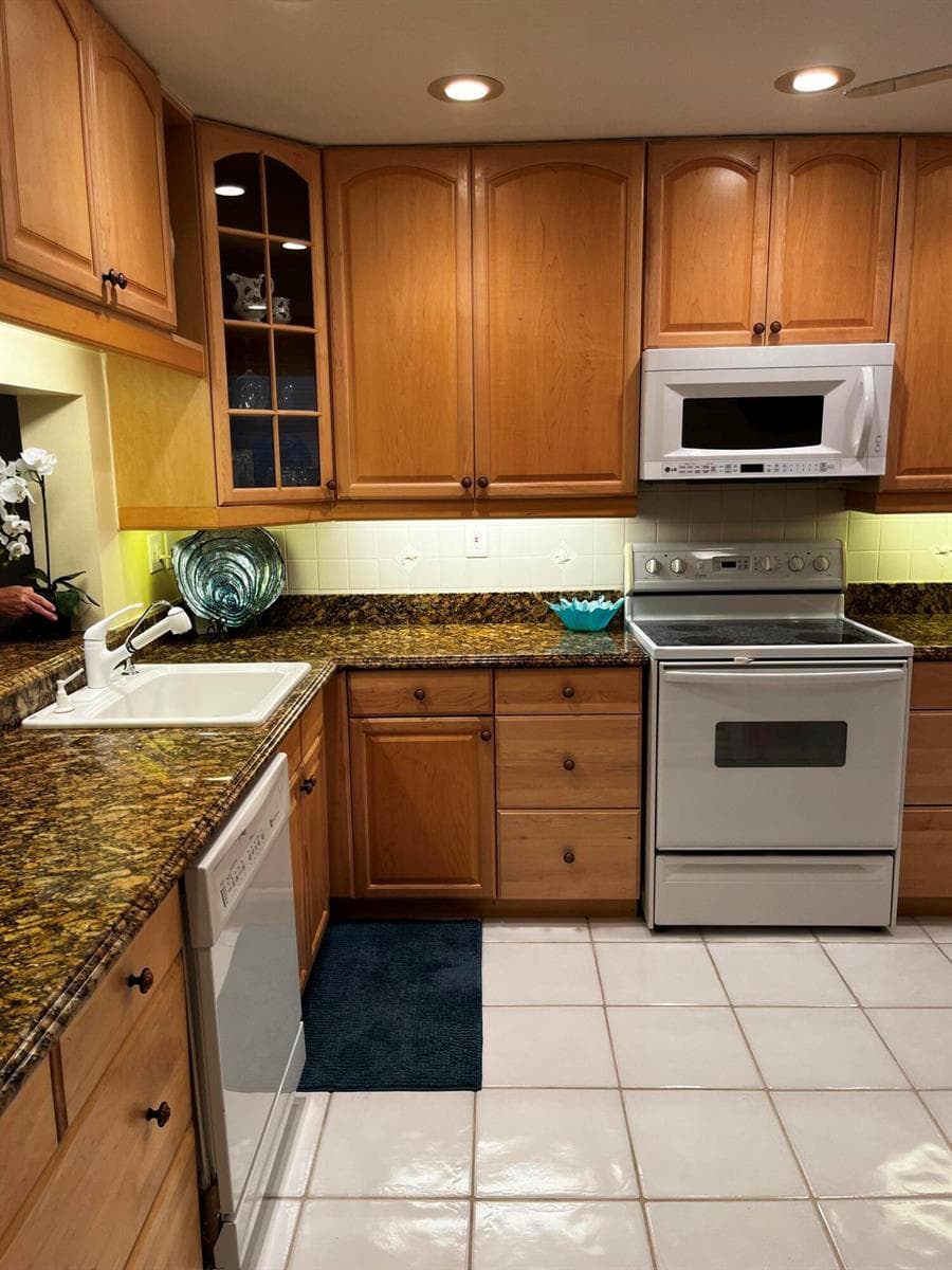 12870 Briarlake Drive # 205, Palm Beach Gardens, FL 33418 photo 3