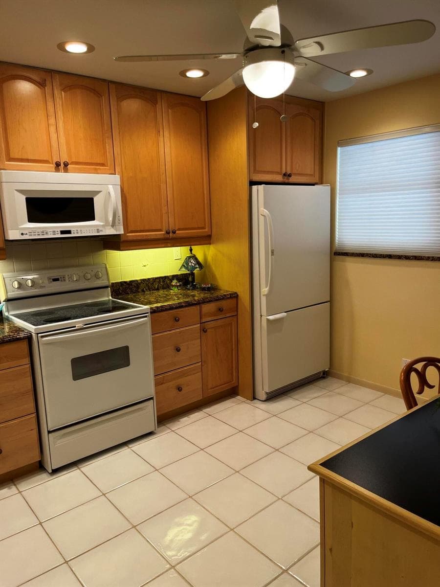 12870 Briarlake Drive # 205, Palm Beach Gardens, FL 33418 photo 4