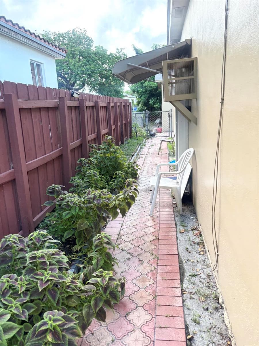 1885 NE 177th Street, North Miami Beach, FL 33162 photo 2