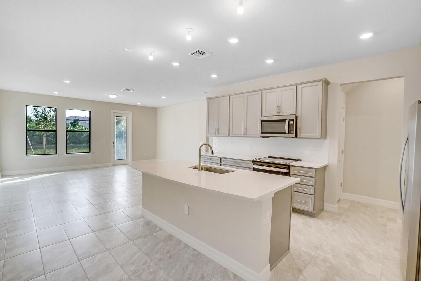8656 Escue Street, Lake Worth, FL 33467 photo 3