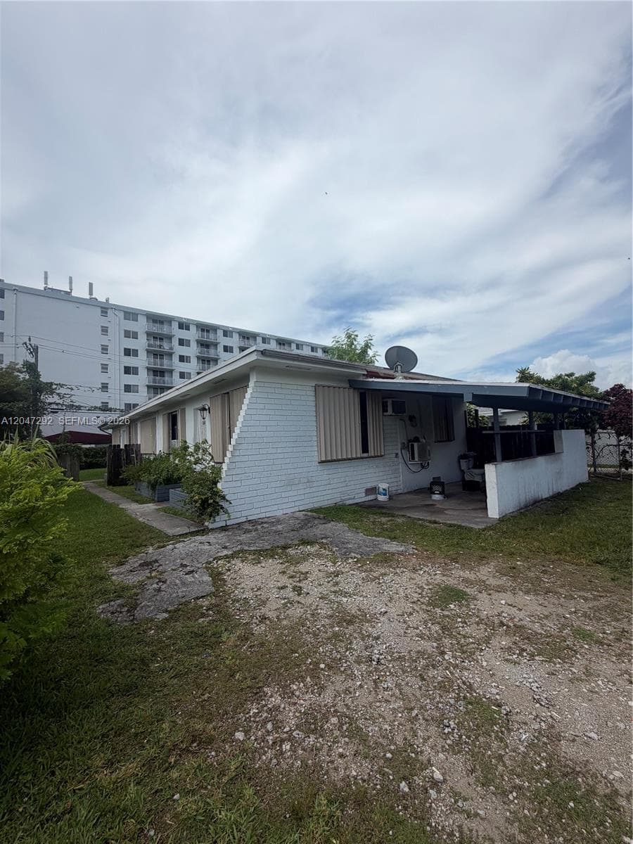 1258 NE 109th St, Miami, FL 33161 photo 2