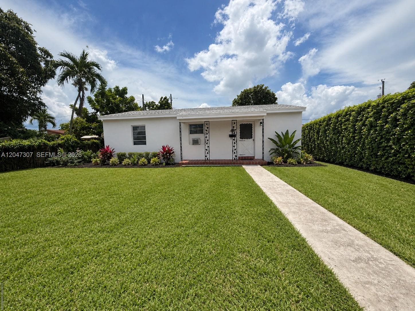 790 E 6th Pl, Hialeah, FL 33010 photo 2