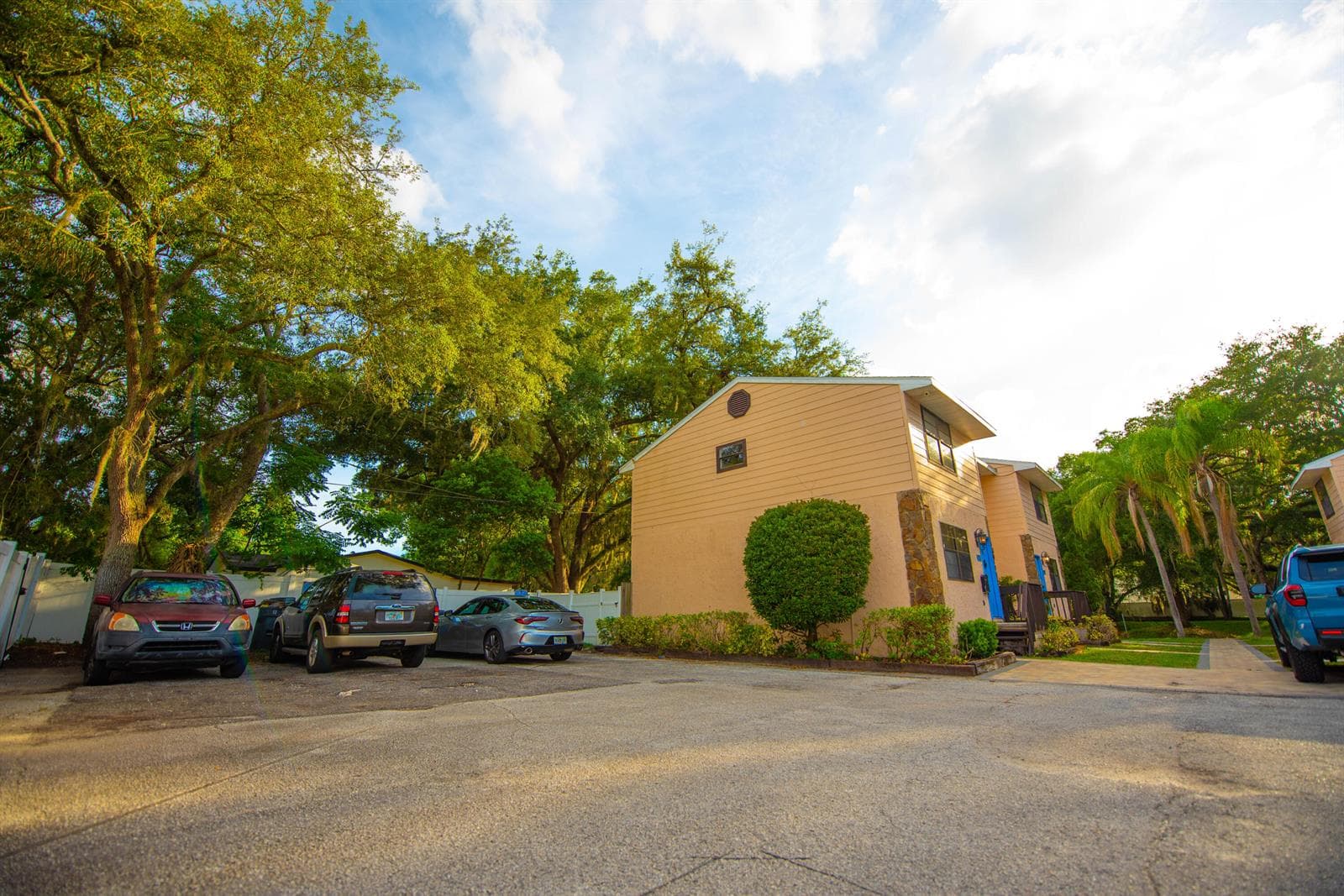 12216 N 59th Street, Tampa, FL 33617 photo 3