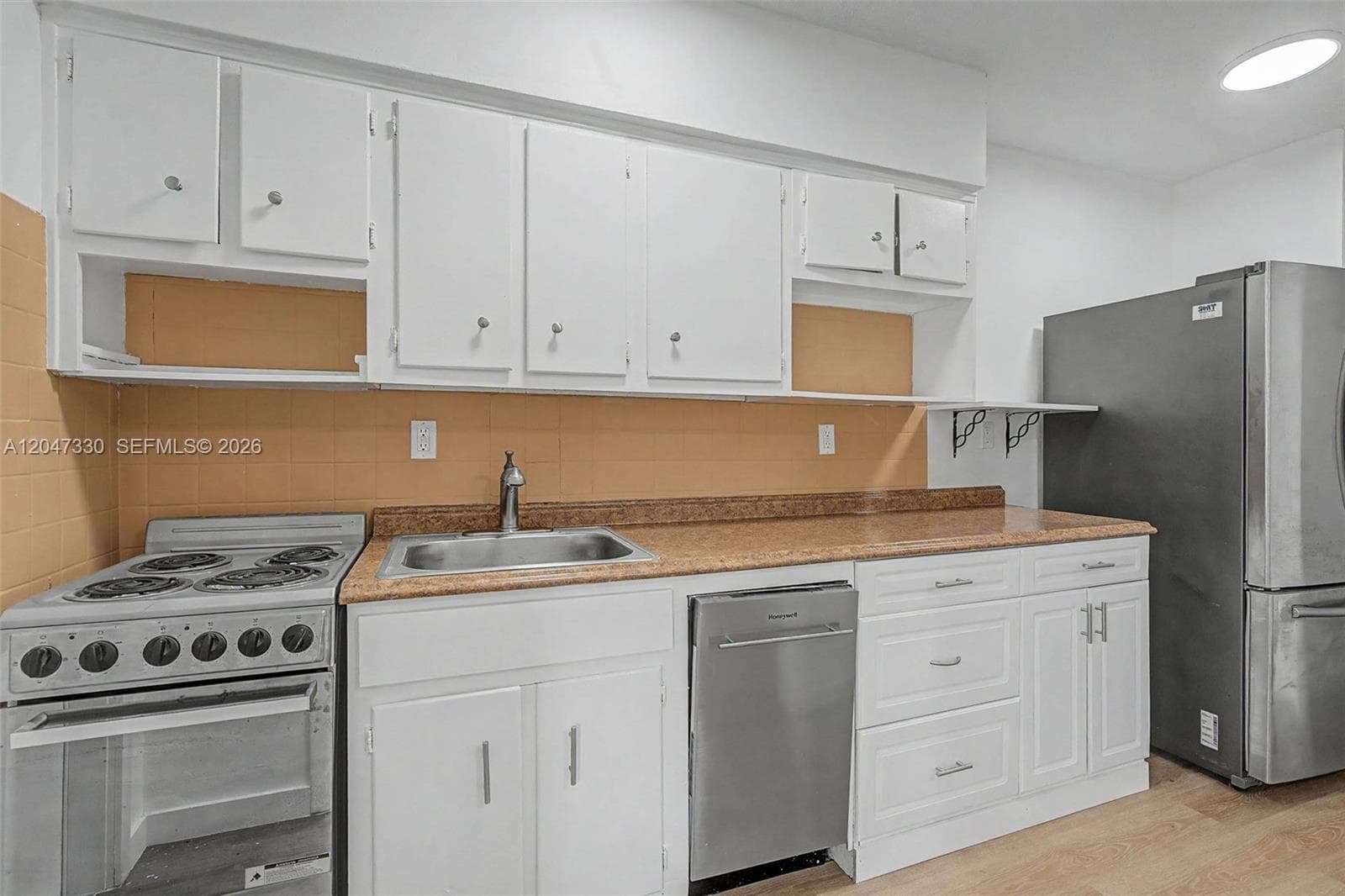60 NW 79th St # 27, Miami, FL 33150 photo 5