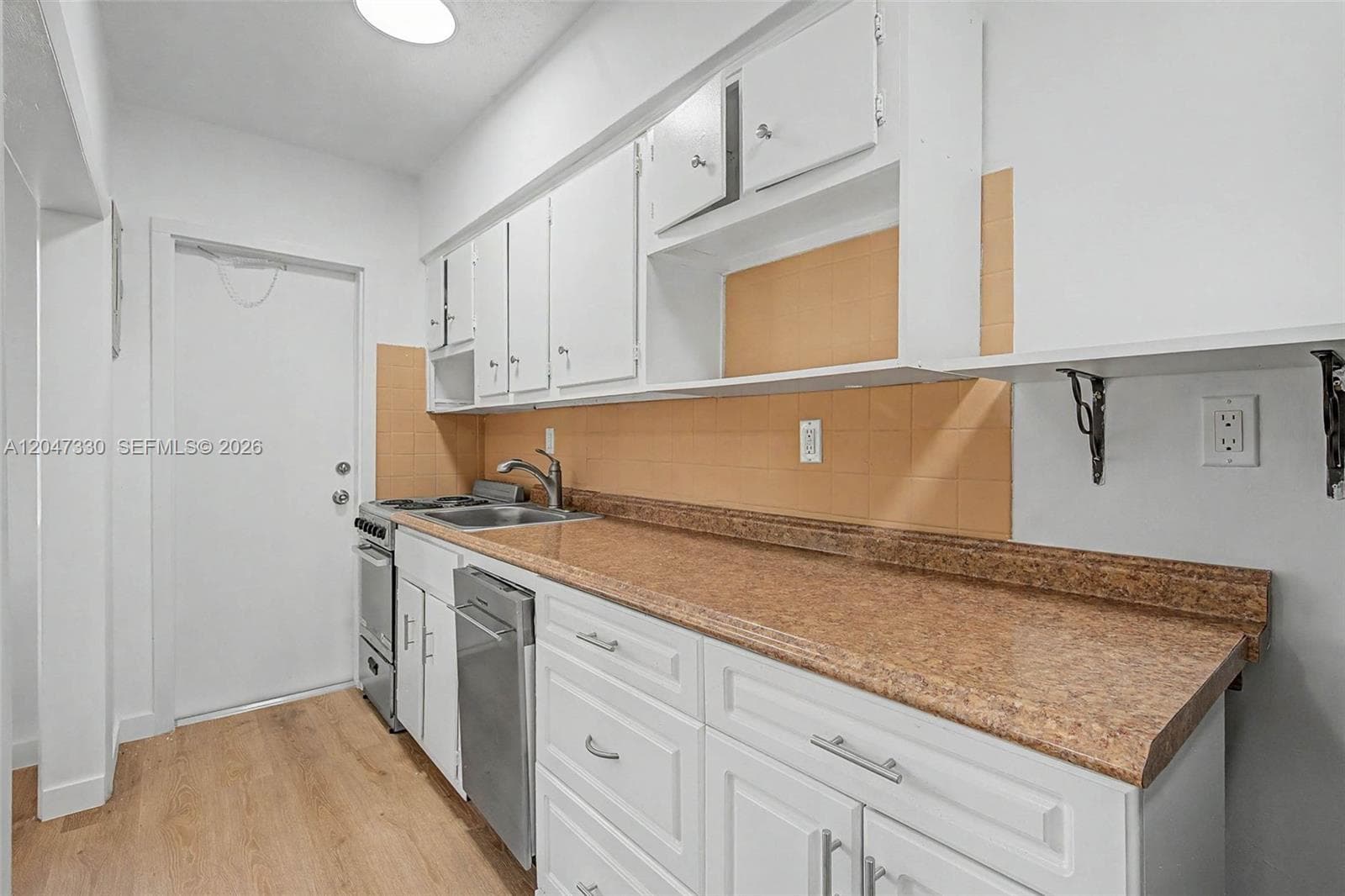 60 NW 79th St # 27, Miami, FL 33150 photo 4