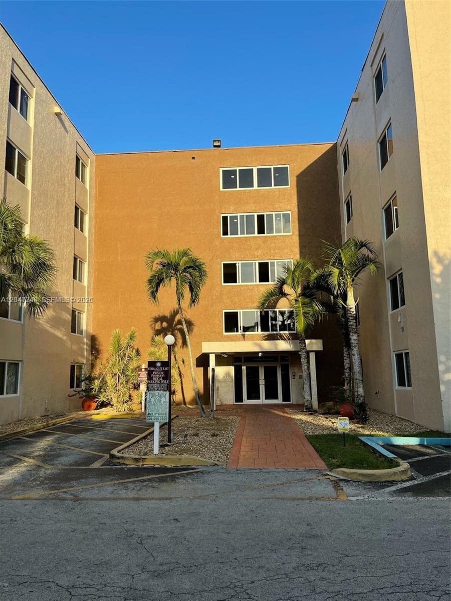 6950 Miami Gardens Dr # 2-312A, Hialeah, FL 33015 photo 2