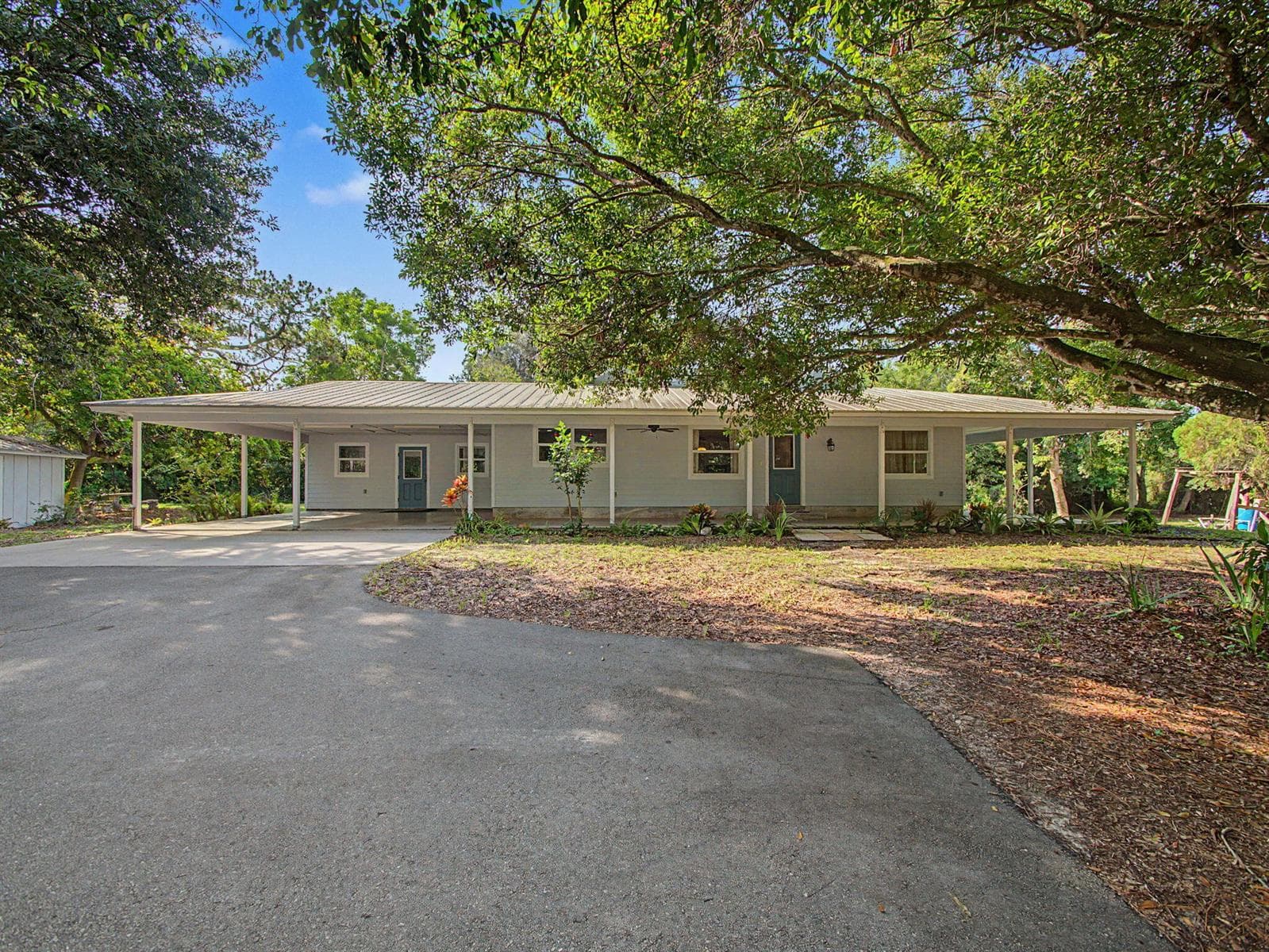 5625 SE Ault Avenue, Stuart, FL 34997 photo 2