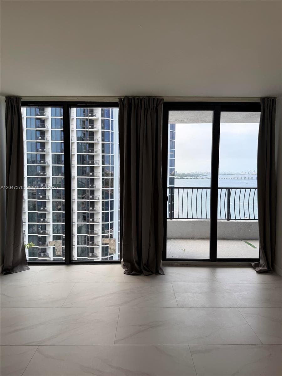 555 NE 15th St # 23D, Miami, FL 33132 photo 2