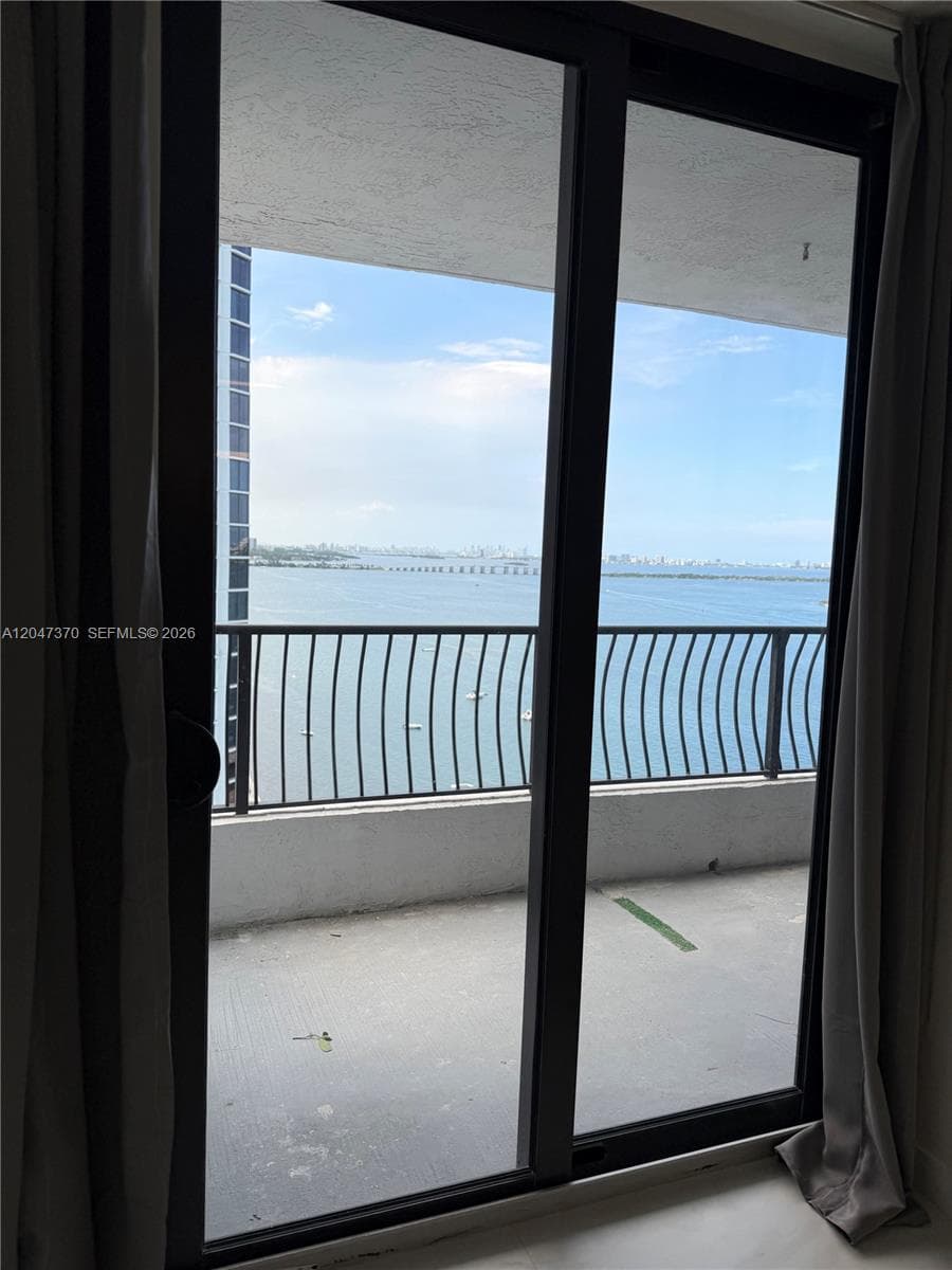 555 NE 15th St # 23D, Miami, FL 33132 photo 3