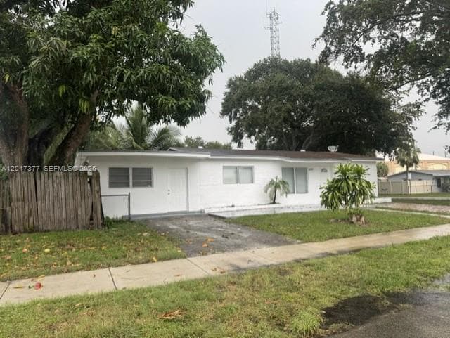6901 Thomas St, Hollywood, FL 33024 photo 2