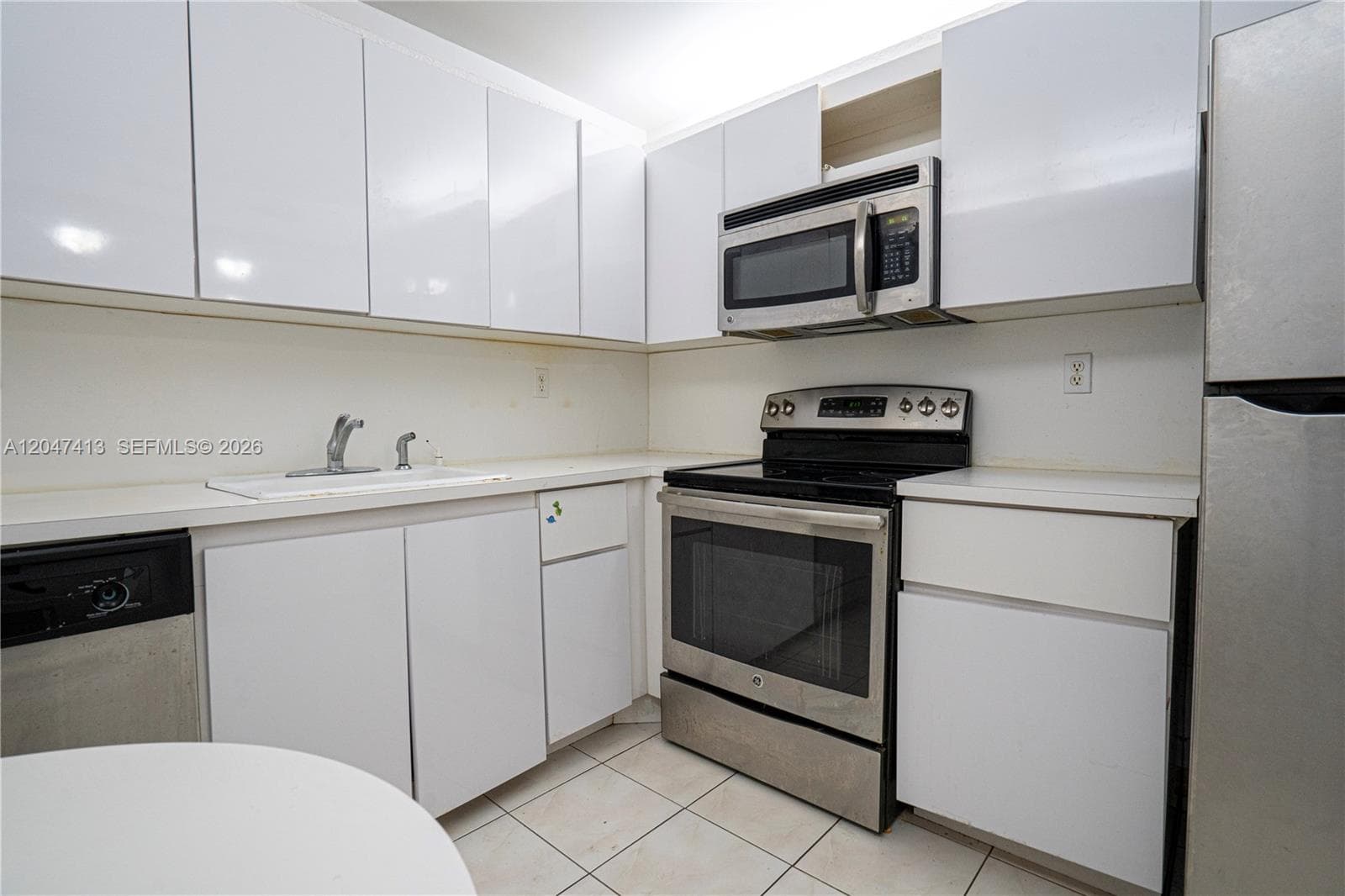 600 Three Islands Blvd # 316, Hallandale Beach, FL 33009 photo 2