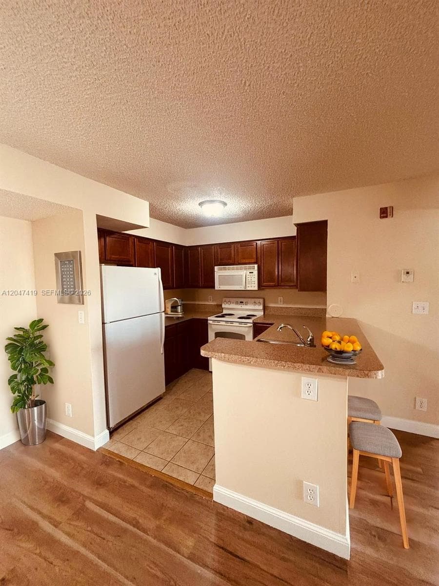 7630 Westwood Dr # 305, Tamarac, FL 33321 photo 4