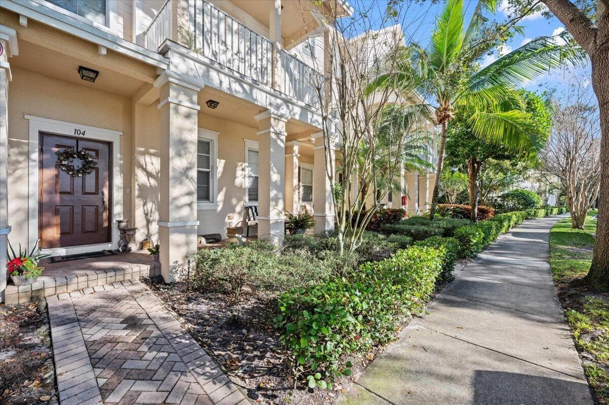 335 E Thatch Palm Circle # 104, Jupiter, FL 33458 photo 2