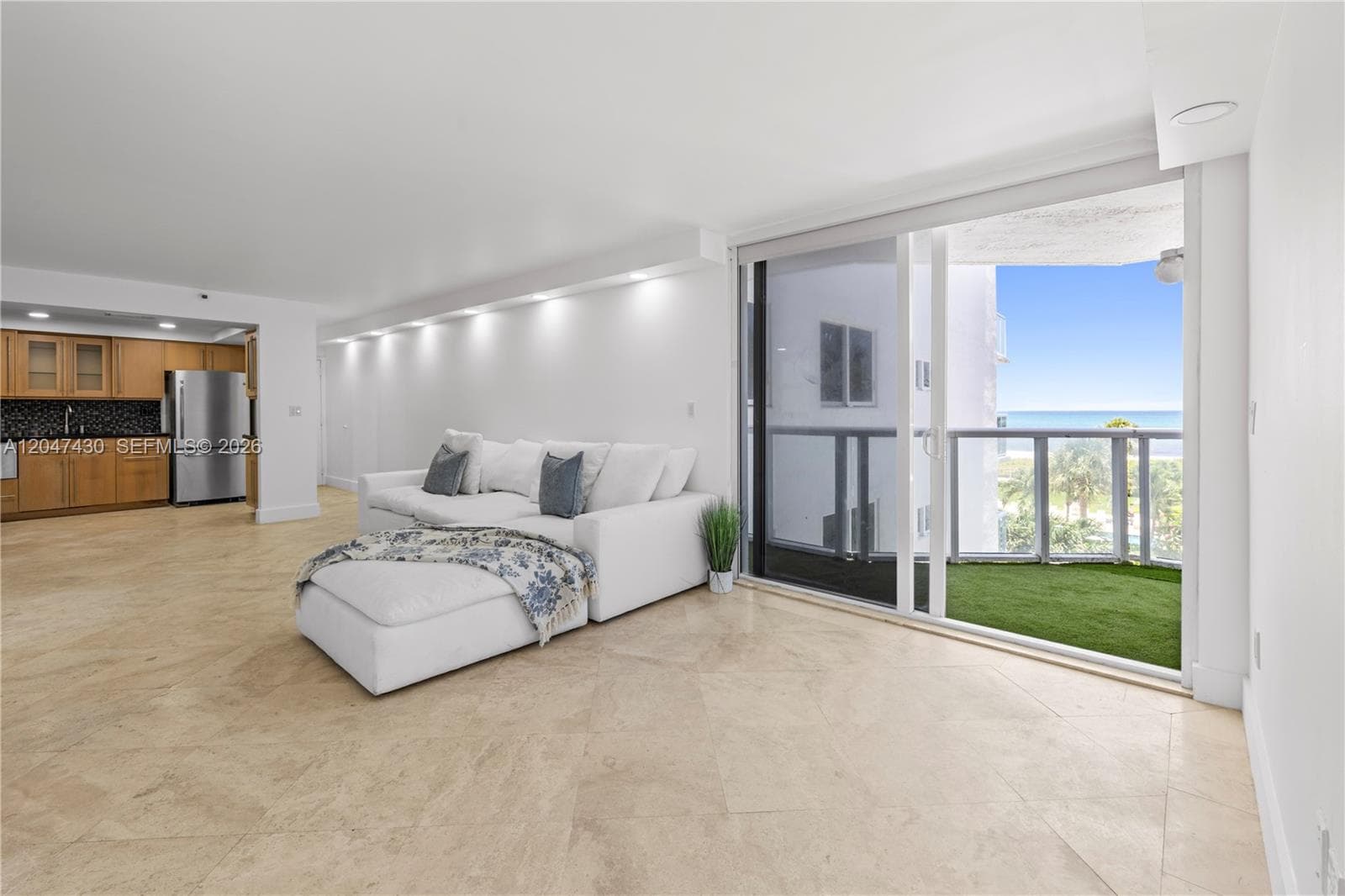 2457 Collins Ave # 406, Miami Beach, FL 33140 photo 4
