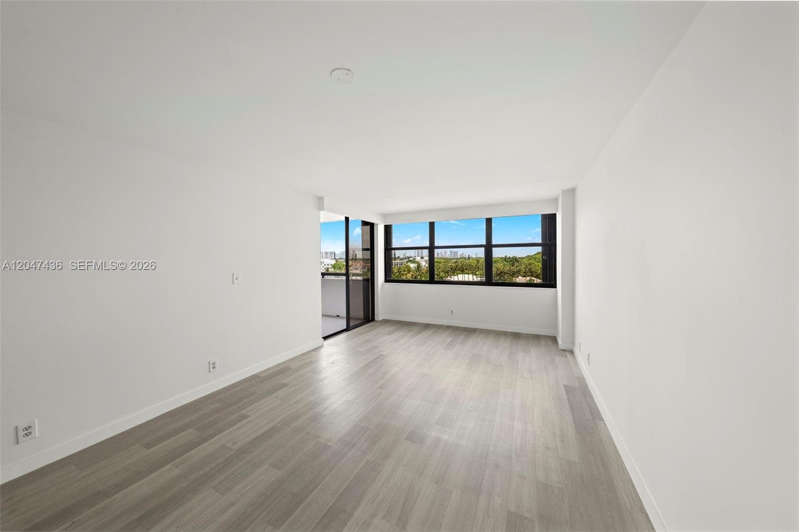 2555 Collins Ave # 706, Miami Beach, FL 33140 photo 2