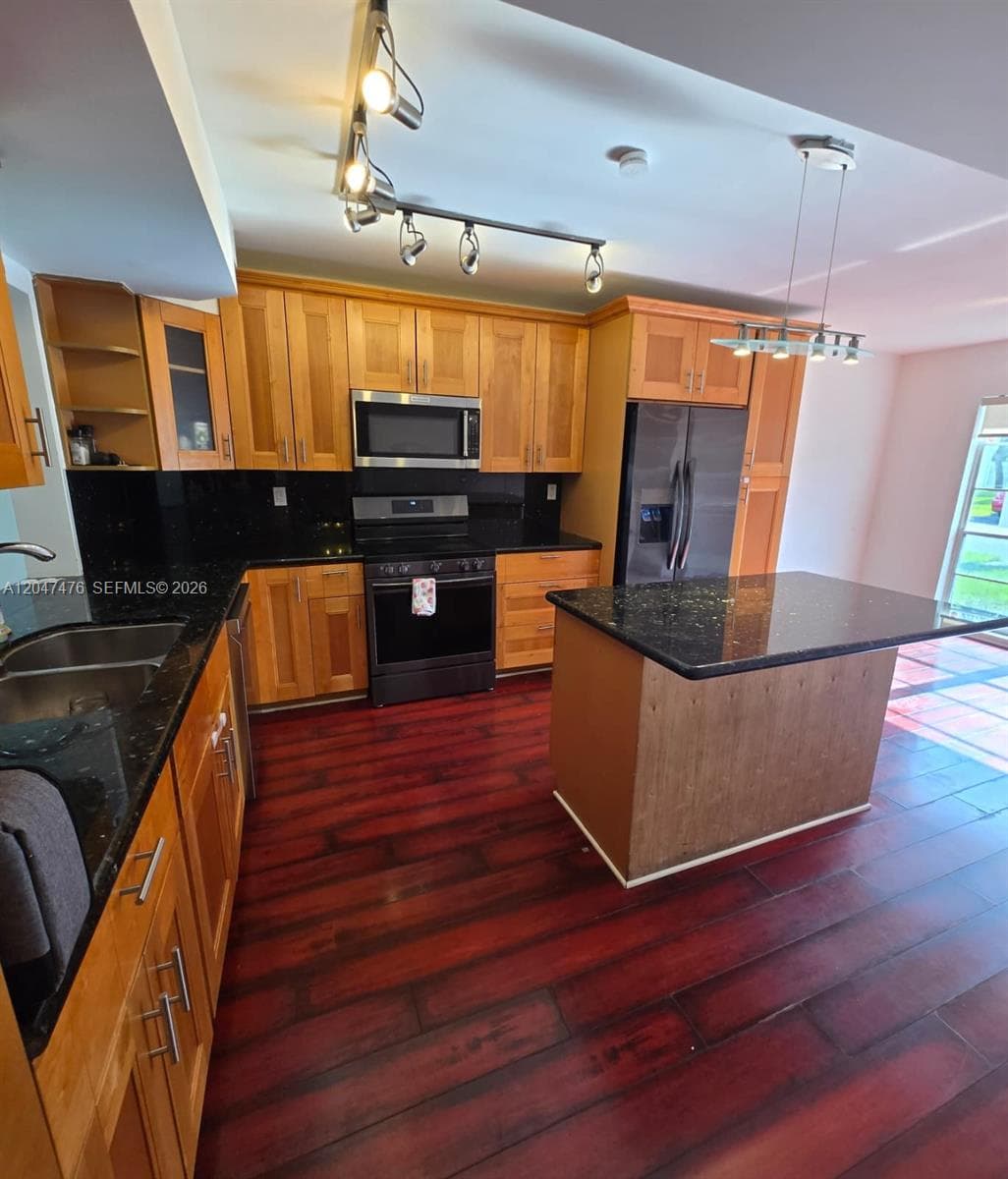 926 NE 27th Ave # 926, Hallandale Beach, FL 33009 photo 2