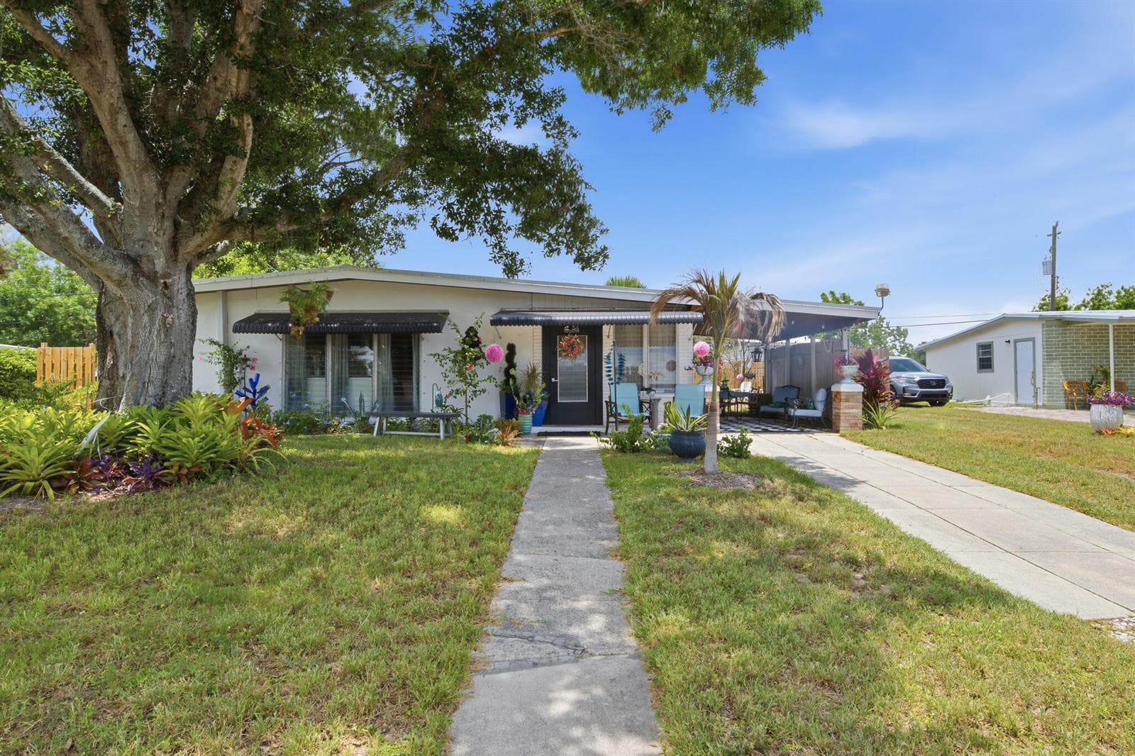 54 20th Lane SW, Vero Beach, FL 32962 photo 2