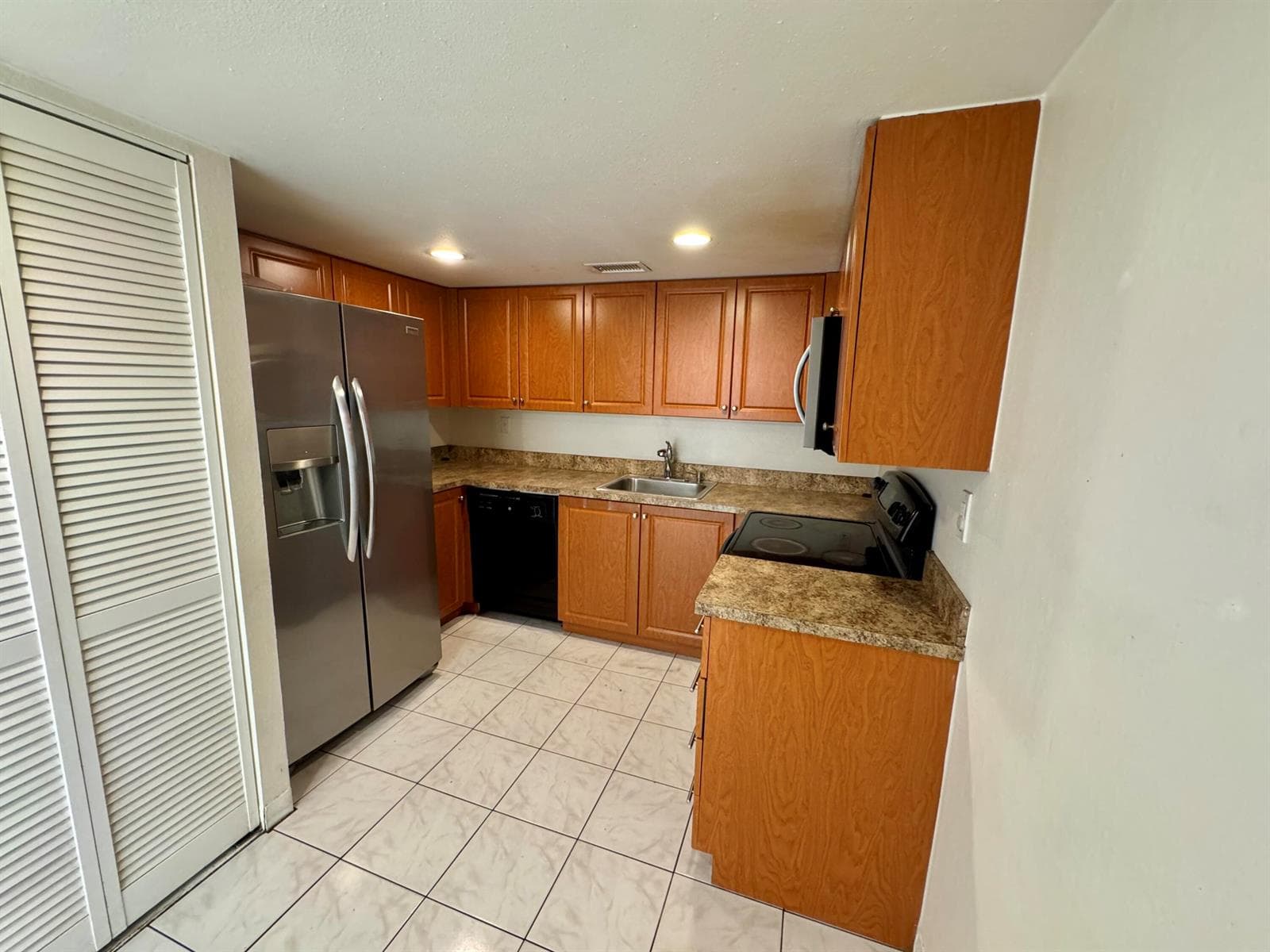 8028 SW 17th Place, Davie, FL 33324 photo 3