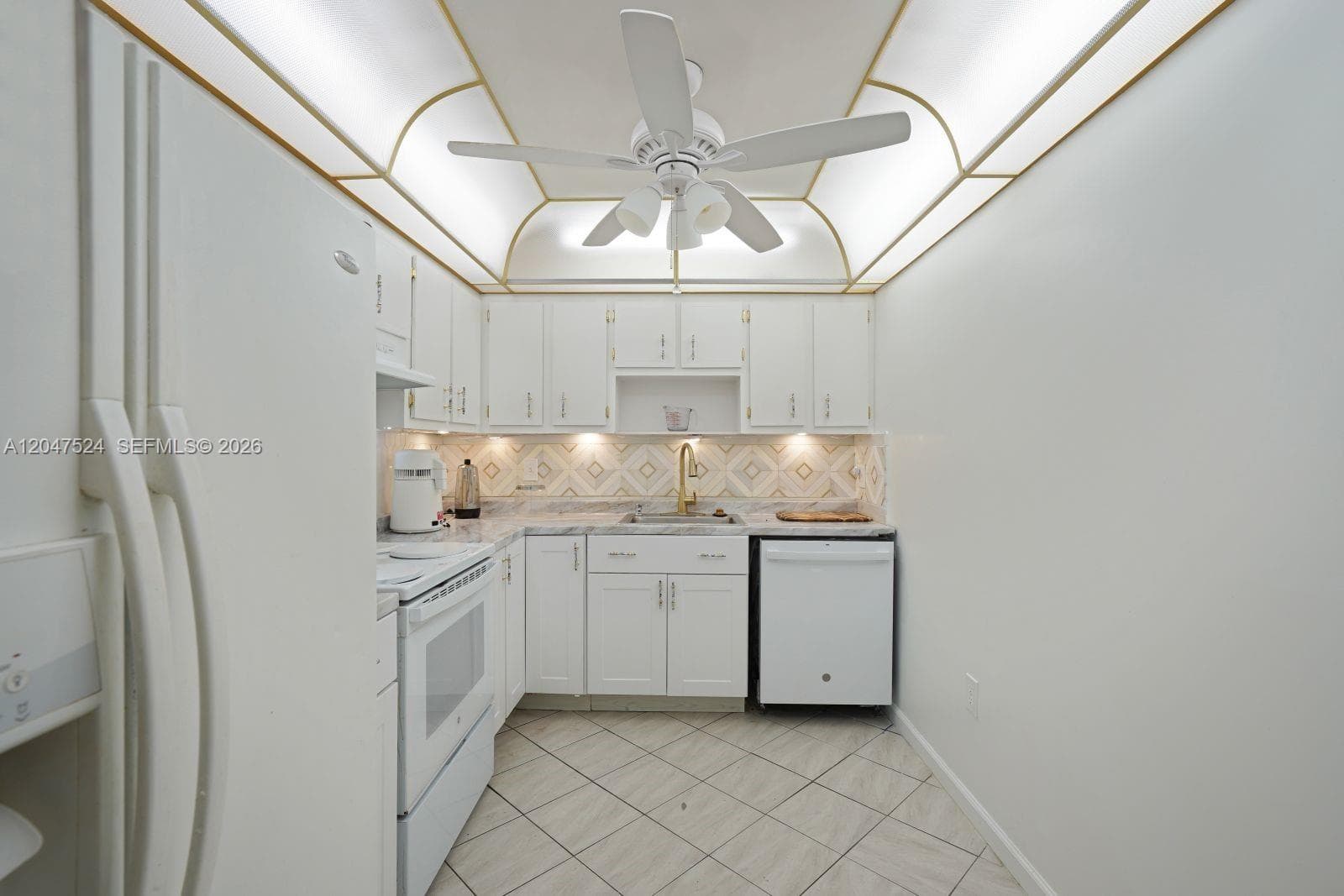7000 NW 17th St # 303, Plantation, FL 33313 photo 3
