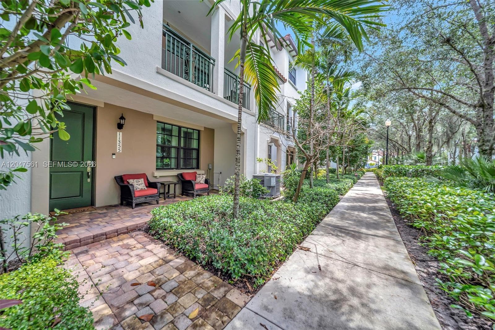 11355 SW 14th St, Pembroke Pines, FL 33025 photo 2