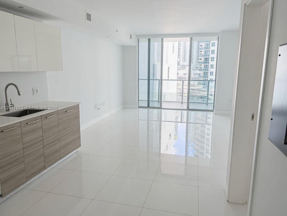 1300 Brickell Bay Dr # 1110, Miami, FL 33131 photo 5