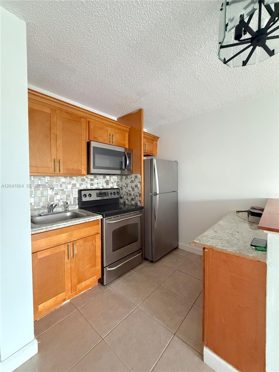 8260 SW 210th St # 315, Cutler Bay, FL 33189