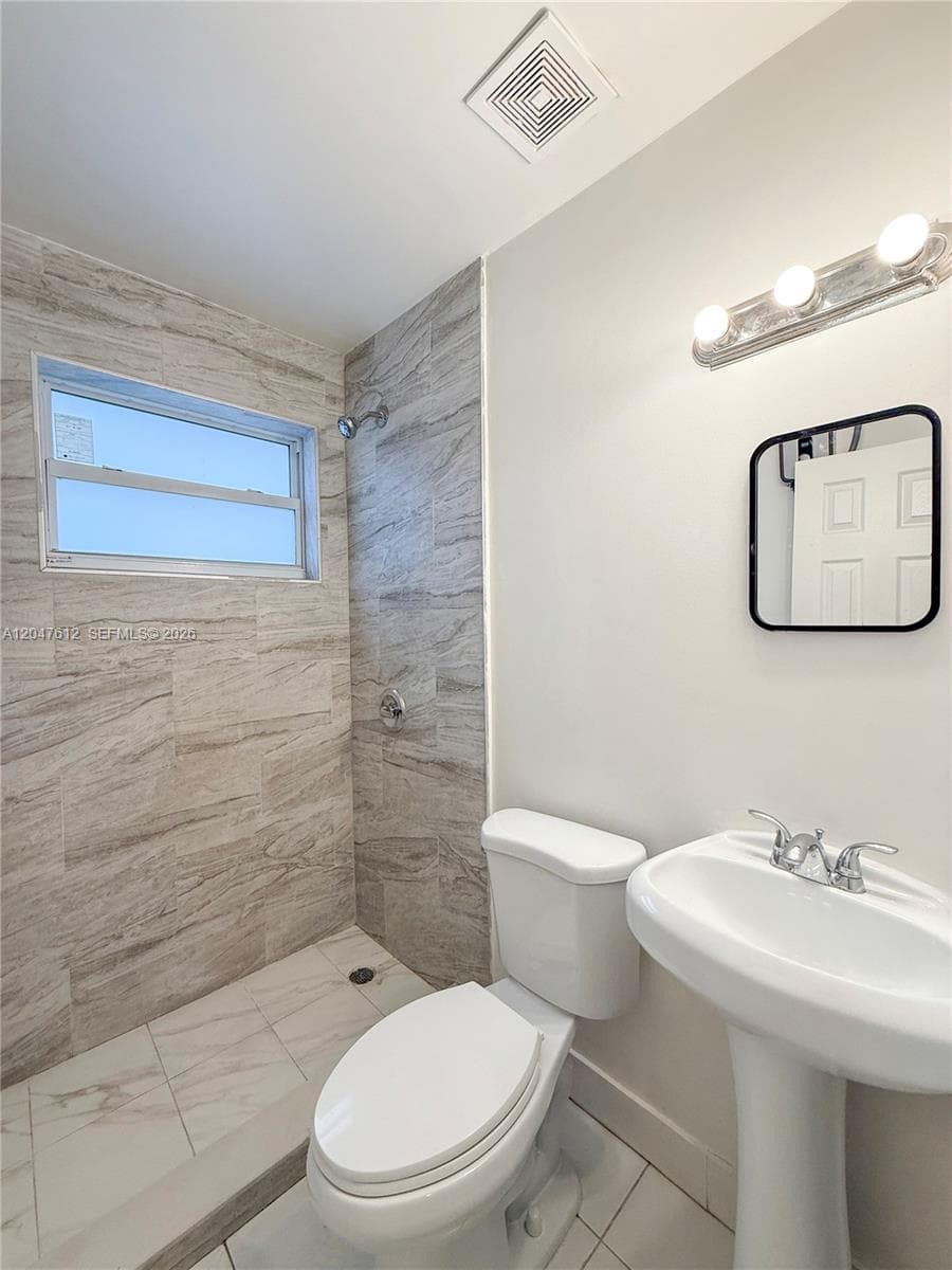 2 SW 6th Ave # 4, Dania Beach, FL 33004 photo 4