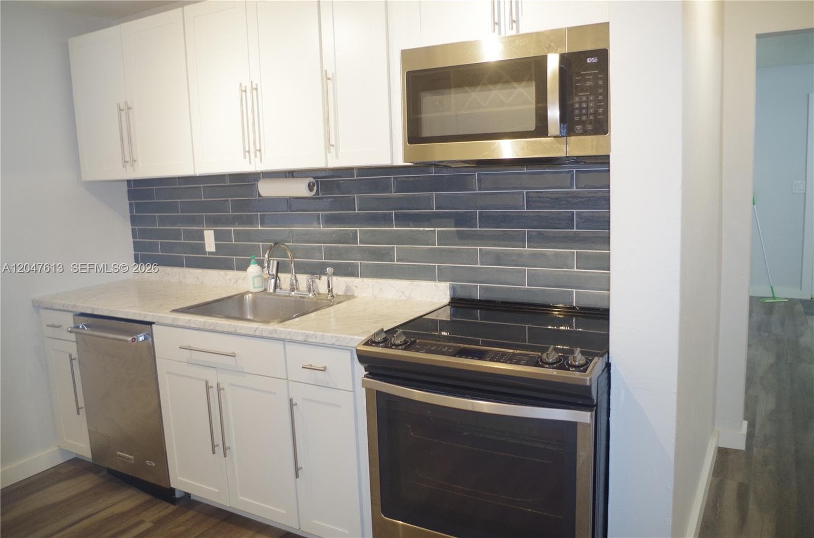 5465 N Andrews Ave, Oakland Park, FL 33309 photo 5