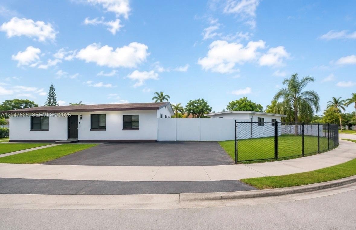 10955 SW 223rd St, Miami, FL 33170 photo 2