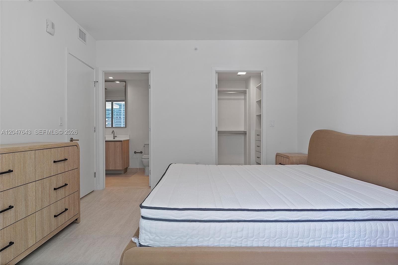 77 SE 5th St. # 1905, Miami, FL 33131 photo 3