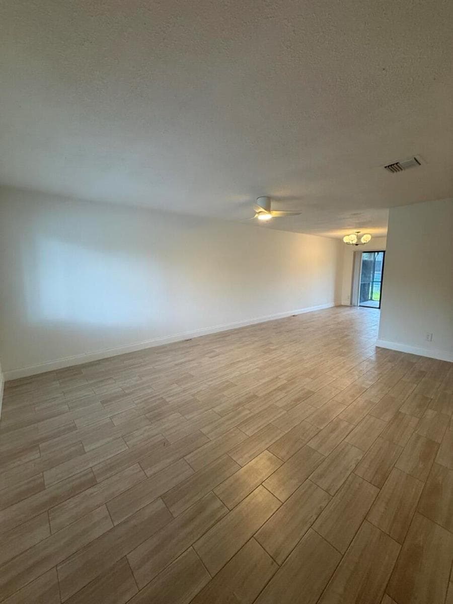 3104 Poolside Drive, FL 33463 photo 4
