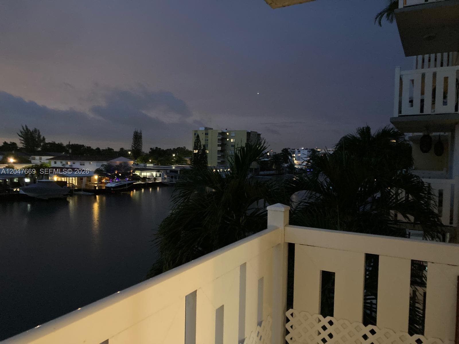 7900 Tatum Waterway Dr # 305, Miami Beach, FL 33141 photo 4