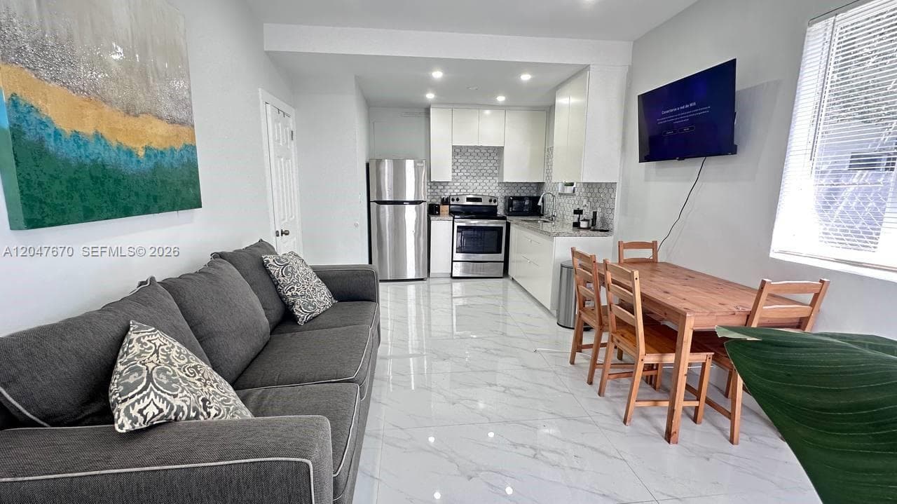 320 SW 29th Rd # Cottage, Miami, FL 33129
