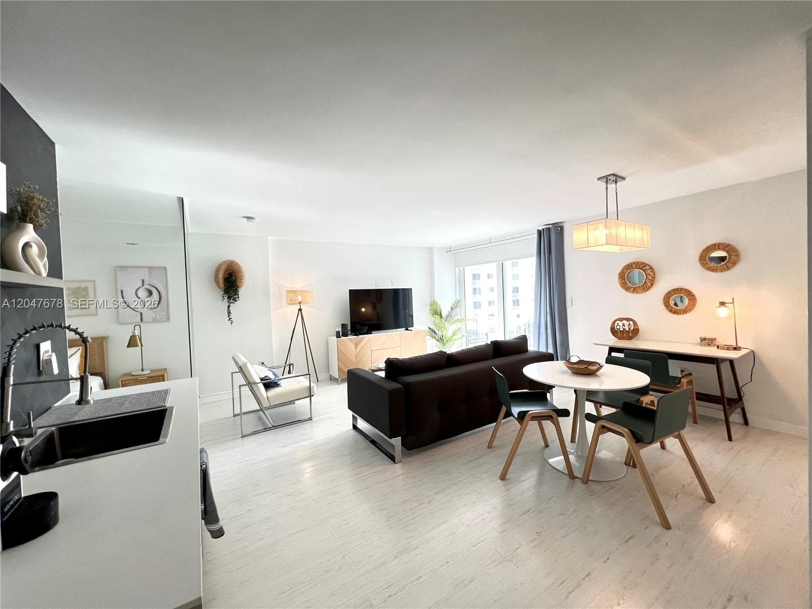 345 Ocean Dr # 525, Miami Beach, FL 33139 photo 4