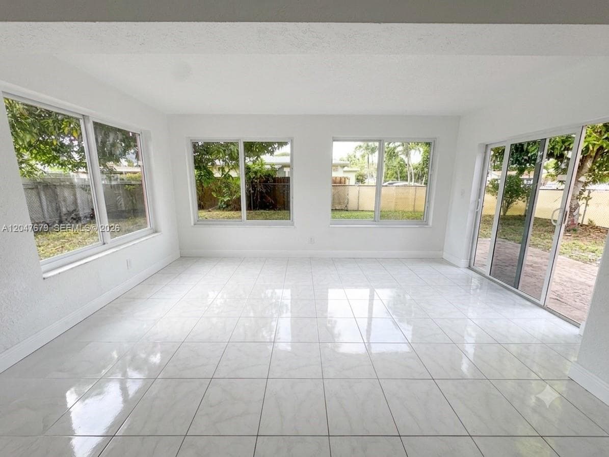 7612 Plantation Blvd, Miramar, FL 33023 photo 2