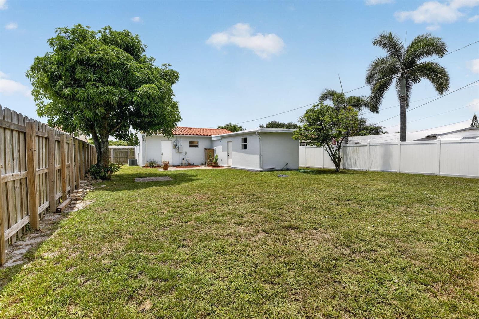 2427 Harding Street, Hollywood, FL 33020 photo 3