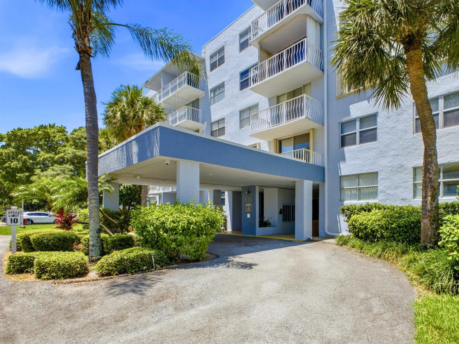 500 Executive Center Drive # 2m, West Palm Beach, FL 33401