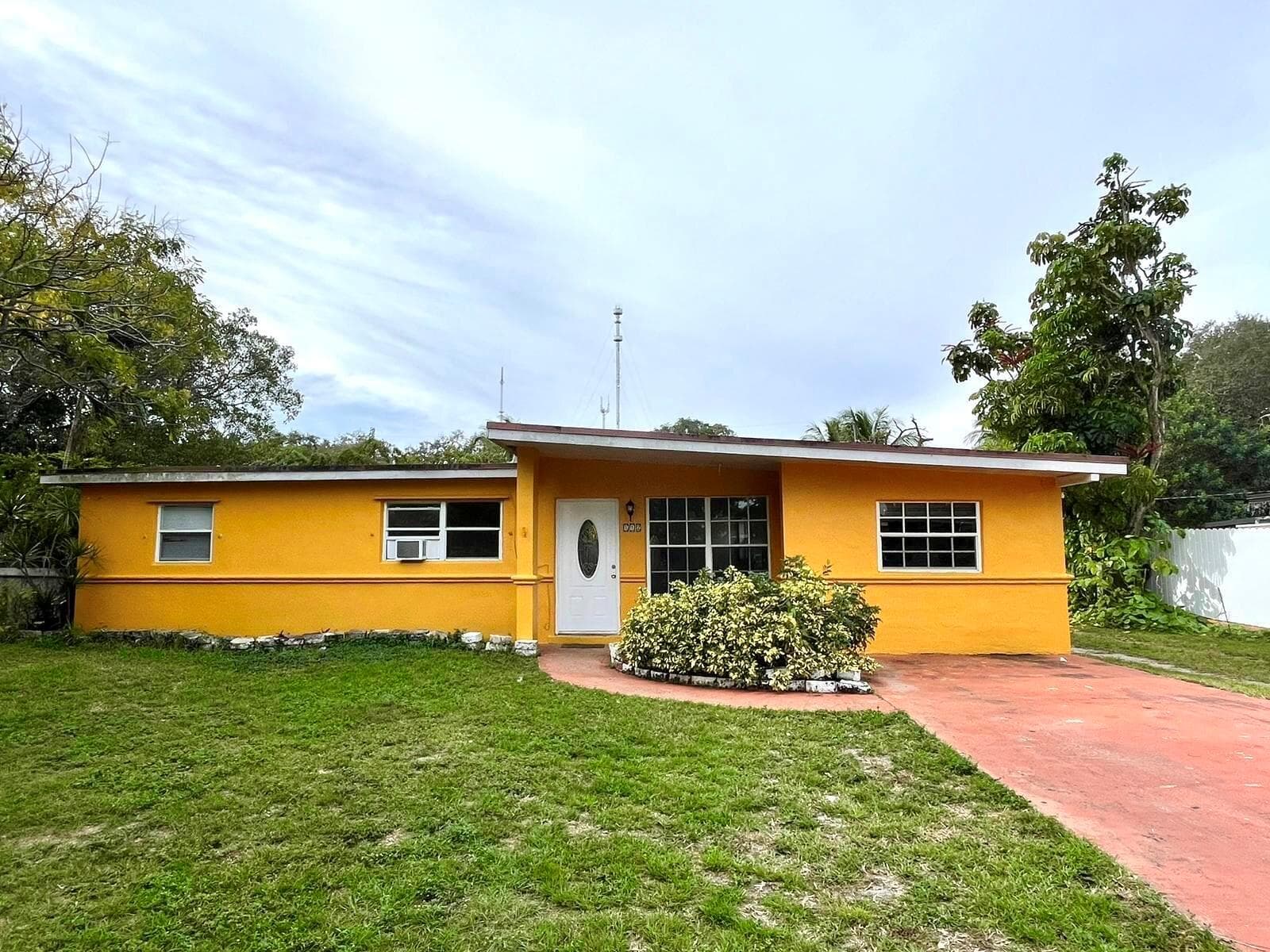 112 Newton Road, West Park, FL 33023 photo 2