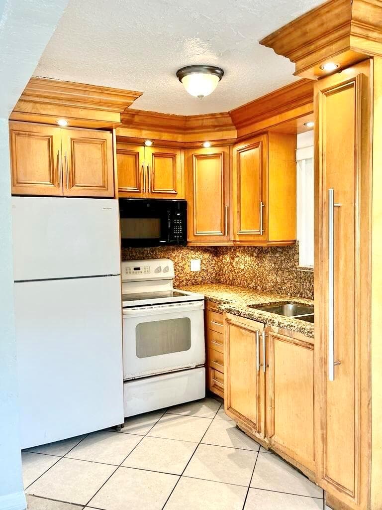 112 Newton Road, West Park, FL 33023 photo 3